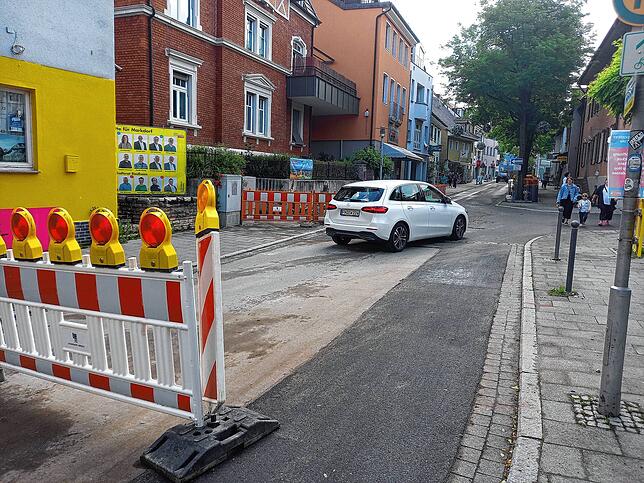 Wer findig und frech genug war, fand zumindest am letzten Wochenende der Hauptstraßensperrung einen Weg um die Absperrgitter.