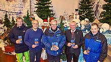Die Organisatoren (von links) Feuerkünstler Hannes Schwarz, Nikolaus Arnold, Thomas Weisser, Bürgermeister Gallus Strobel und Rainer ...