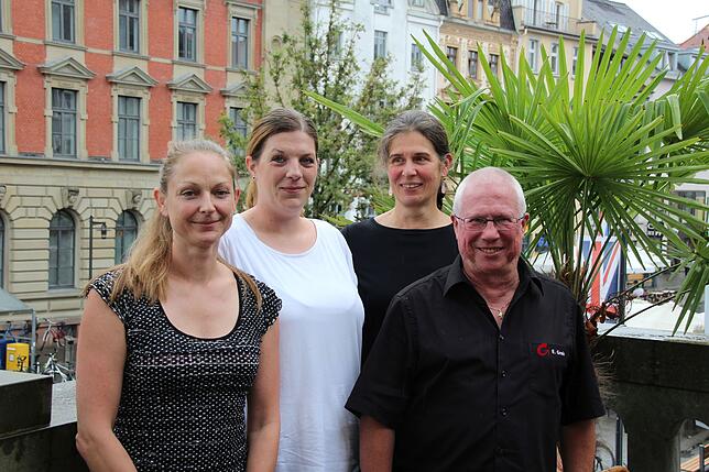 Sie machen sich Gedanken, wie man die Problematik mit den Obdachlosen im Bereich Marktstätte lösen könnte (von links): Sabine Graf vom ...