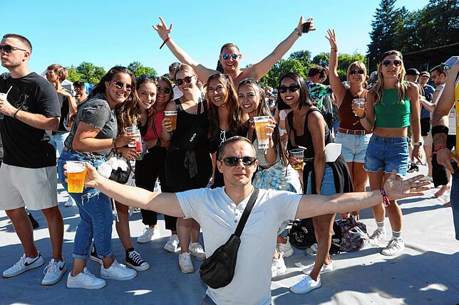Bild 20: Gute-Zeit: Bilder von DJ Pretty Pink und Anja Schneider beim Festival in Konstanz