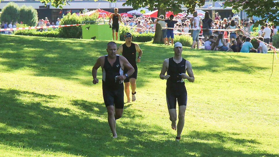 Bild : Mit der Nummer 117 durch die Triathlon-Nacht &ndash; wir haben Teilnehmer Dietmar Granacher begleitet