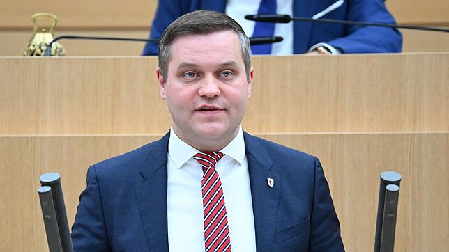 AfD-Fraktionschef Anton Baron verurteilt den Vorfall mit einem Hakenkreuz im Landtag. (Archivbild)