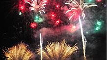 Bunte Lichterkaskaden belebten beim grossen Seehasenfest-Feuerwerk den Himmel und entlockten den Tausenden Festbesuchern an der ...