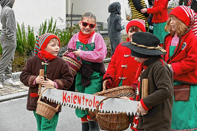 Bild 9: Bolupoly begeistert: Die schönsten Bilder vom Fasnachtsumzug mit Spielbrett-Motto in Bodman