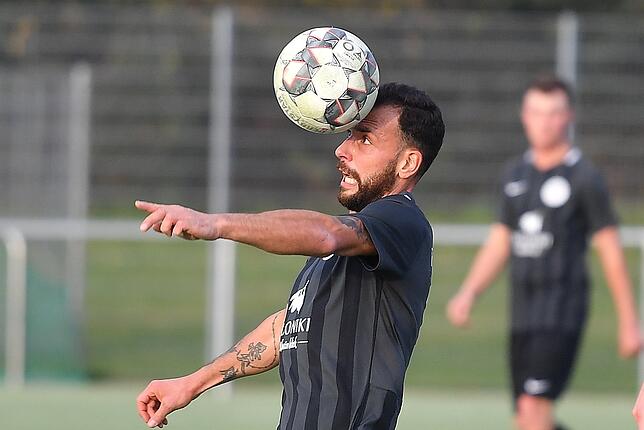 Bild 14: FC Hochrhein düpiert den TuS Efringen-Kirchen mit einem 3:1-Sieg im Rebland &ndash; und wir haben Bilder!