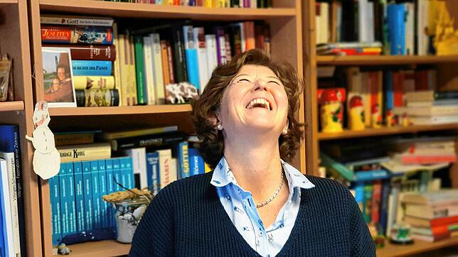 Sandra Müller aus Konstanz blickt positiv in die Welt &ndash; dank ihres Berufs. Sie ist Trauerrednerin.