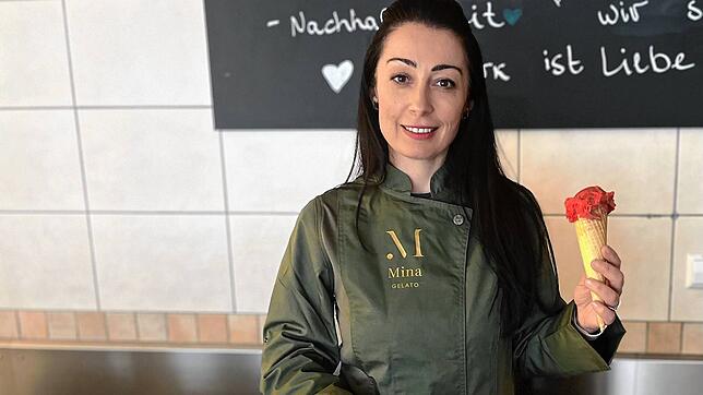 Friedrichshafen, Karlstraße 36: Mina Boyadzhieva eröffnet am 3. März 2023 ihr Eiscafé namens Mina Gelato.