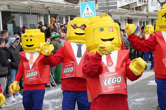 Kreativ und witzig: Die Gruppe vom Bauwagen Aselfingen als Dalemer Lego-Männli