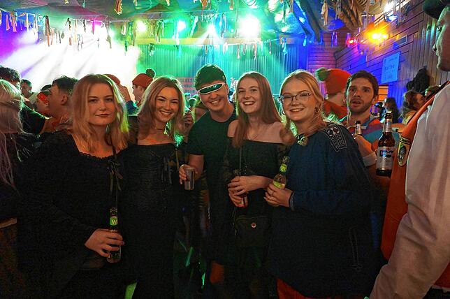 Bild 10: Hexenball Unadingen: Großes Spektakel mit Hexen, Geistern und anderen Narren