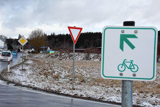Möglicherweise gibt es bald eine Lösung für die kurze Lücke beim Radweg vom Gaisweiler Kreisel entlang des Jägerhofes.