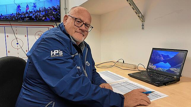 Bei der Arbeit: Schwenningens Co- und Torwart-Trainer Gunnar Leidborg.