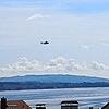 Ein Hubschrauber der Bundeswehr kreiste am Dienstagvormittag für mehrere Stunden tief über dem Überlinger See.
