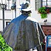 Der Jakobspilger hat das Rathaus zwar stets im Blick, aber keine Ambitionen, seinen Standort zu verlassen.