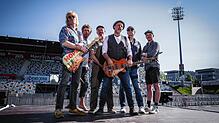 Die deutsche Band Fury in the Slaughterhouse blickt auf eine 40-jährige Bandgeschichte zurück.