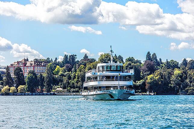 Wer nur Schiff fahren will, für den gibt es eigene Angebote der Weißen Flotte.