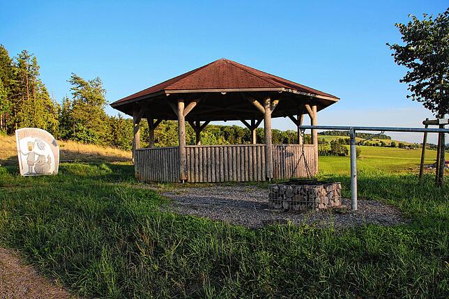 Der Pavillon an der östlichen Seite des Ortsrands von Wutöschingen bietet einen herrlichen Blick über das Wutachtal. Hier ist auch die ...