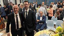Thomas Ehret (links) ist stolz darauf, dass sein Sohn Felix Ehret in dritter Generation als Arzt die Familientradition aufrecht erhält. ...