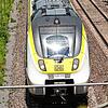 Ein Zug fährt in Bondorf bei Herrenberg auf der Gäubahnstrecke. Über Jahre könnte eine durchgängige Verbindung zwischen Singen und ...
