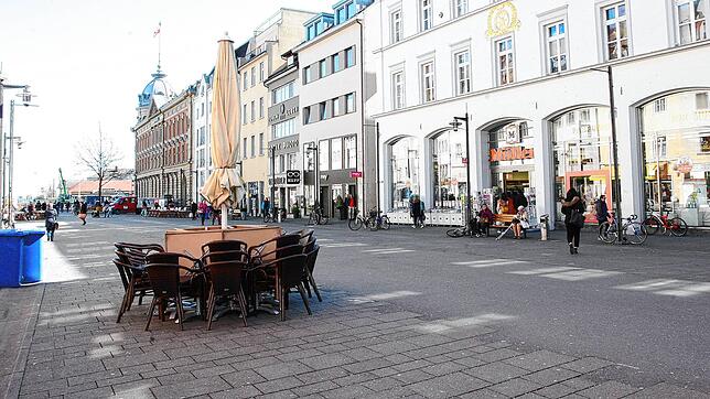 Für einen sonnigen Freitag war es gestern ungewöhnlich ruhig in der Innenstadt, wie hier auf der Marktstätte.