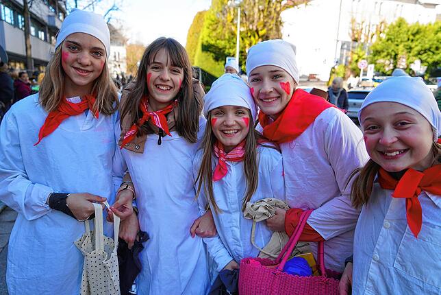Bild 5: So ausgelassen feiern Kinder beim Narro-Zunft-Umzug in Waldshut – Die schönsten Fotos!