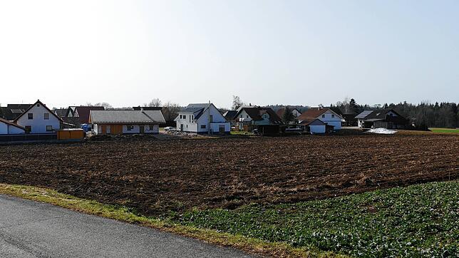 Annähernd 40 Jahre hat es gedauert, bis das Baugebiet &bdquo;Oberöschle II&ldquo; in Unterglashütte komplett bebaut war. Trotz geringen ...