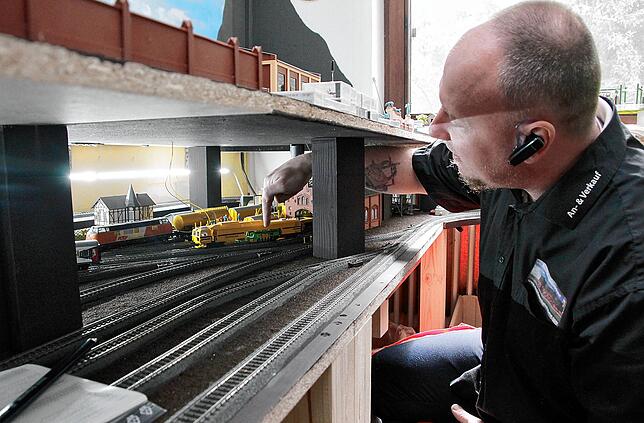 Markus Horn kann zu den meisten seiner Loks und Waggons eine Geschichte erzählen.