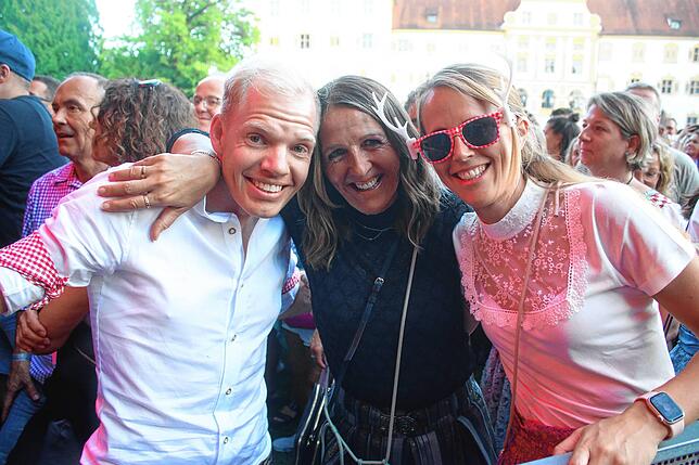 Bild 4: Volks Rock&lsquo;n&lsquo;Roll-Party im Salemer Schlosspark