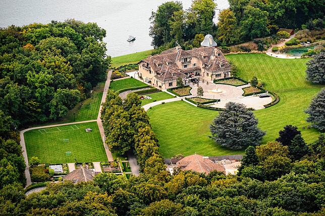 Die Familie Schumacher lebt in dieser Villa am Genfersee im Schweizer Ort Gland.
