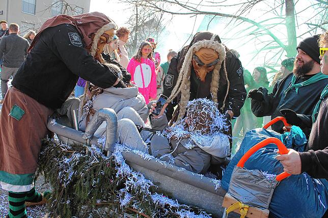 Bild 7: Fasnacht-Umzug 2025 in Wutöschingen: 41 Gruppen bringen viel Freude