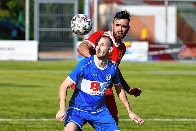 Bild 45: Spitzenreiter FC Erzingen setzt sich mit 5:0 beim FC RW Weilheim durch &ndash; und wir haben die Bilder!