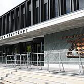 Blick auf das Hochsicherheitsgericht in Stuttgart-Stammheim beim Prozess um die Singener Messerattacke.