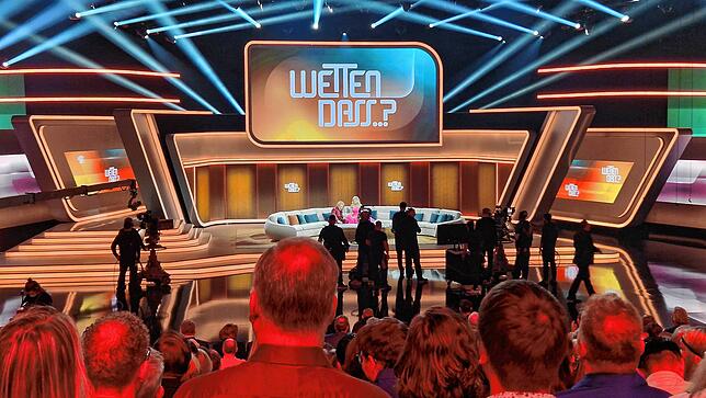 Bild 1: Bilder von "Wetten, dass..?" in Friedrichshafen: Blick in die Halle