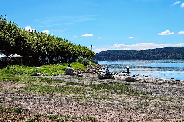 Die Skulptur El Nino im Radolfzeller Ufer ist wieder aus dem See aufgetaucht: Im September steht El Nino kaum noch im Wasser.
