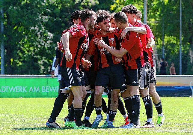 Bild 5: FC Überlingen gewinnt Nachbarschaftsduell gegen VfR Stockach. Wir waren mit der Kamera dabei!