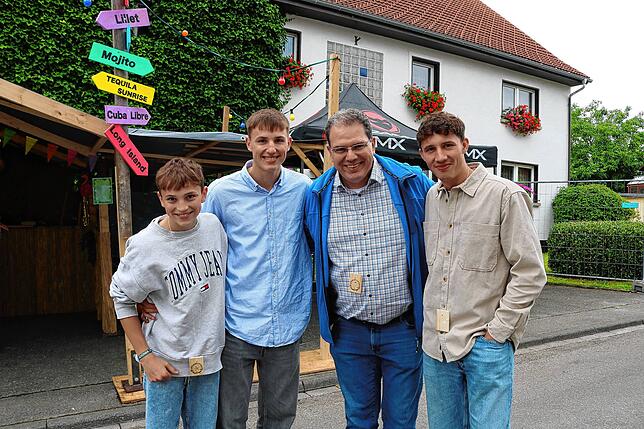 Bild 4: Drei Tage lang feierte Unadingen das Geranienfest