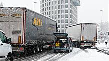 Schnee-Chaos auf den Straßen in Friedrichshafen: Viele Beschäftigte arbeiten deshalb lieber von Zuhause. Bild: Bengelsdorf