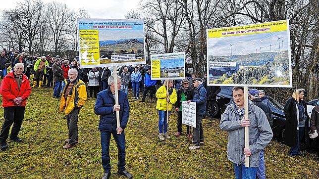 Viel Wind um den Windpark Länge. Das Bild von 2018 zeigt Proteste beim Besuch des Petitionsausschusses des Landtags in Riedöschingen. ...