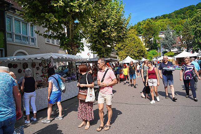Bild 35: Bunte Vielfalt auf dem Marktplatz