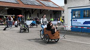 Auf einer Teststrecke können die Besucher die Spezialräder ausprobieren. (Archivbild 2024)