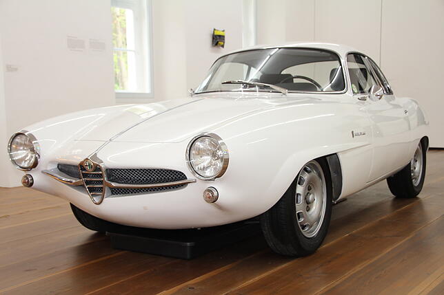 Nur ein Auto oder schon ein Kunstwerk? Ein Alfa Romeo Giulia SS. Was für ein zeitlos schönes Design.