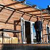 Markus Veit vor seinem Tiny House im Owinger Ortsteil Billafingen.
