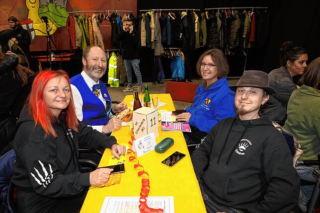 Bild 43: Früher Start in eine lange Fasnacht! Alle Bilder vom ersten Bunten Abend in Konstanz