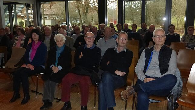 Die erste Gmond in Achdorf ist in jedem Jahr gut besucht. Es nehmen auch immer einige Stadträte teil. Bild: Gernot Suttheimer