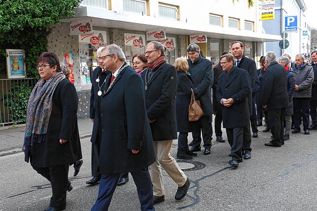 Auch die politisch aktiven Gäste waren zahlreich vertreten. Vorn Bürgermeister Alexander Guhl.