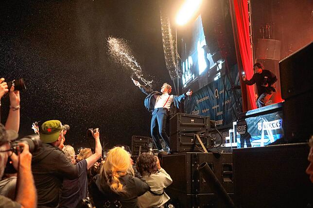 Bild 15: Southside 2023: Am späten Abend liefert Kraftklub einen mitreißenden Auftritt ab