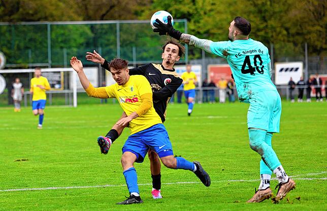 Bild 6: Unsere große Bildergalerie vom Pokal-Derby zwischen dem TSV Singen und dem FC Singen 04