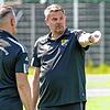 Da geht‘s lang: In seinem letzten Spiel als Co-Trainer möchte sich Oliver Neff (rechts) von Cheftrainer Michael Hagmann (links) und ...