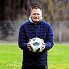 Der Überlinger Trainer Michael Krause freut sich über das 4:1 gegen die lange gefährlichen Gäste aus Bad Dürrheim.