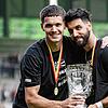 Dominik Emminger (links) und Tevfik Ceylan gewannen mit dem FC 08 Villingen vergangene Saison den südbadischen Verbandspokal. Nun ...