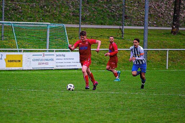 Bild 33: SG Stühlingen/Weizen II gewinnt Spitzenspiel mit 2:0 gegen SC Lauchringen – und wir haben Fotos!